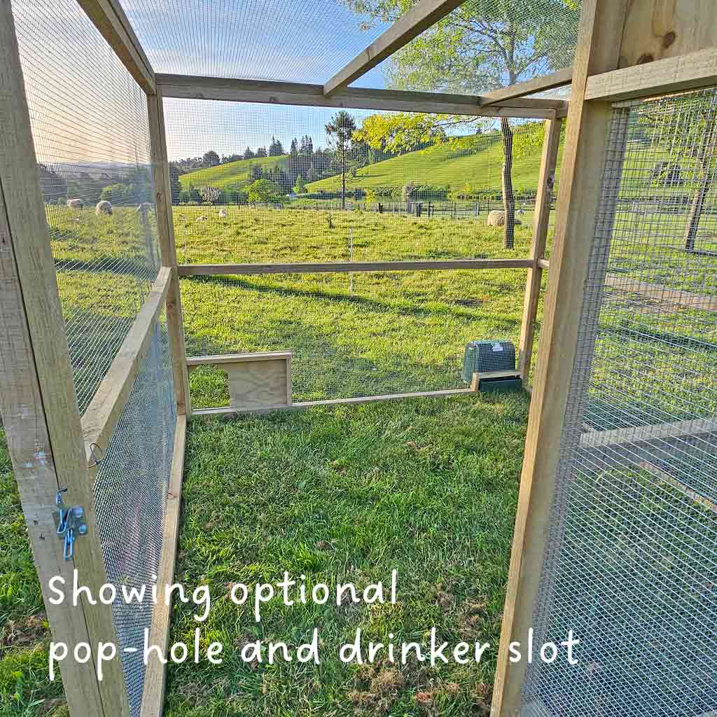 Appletons Fully Enclosed Freestanding Walk-In Poultry Run