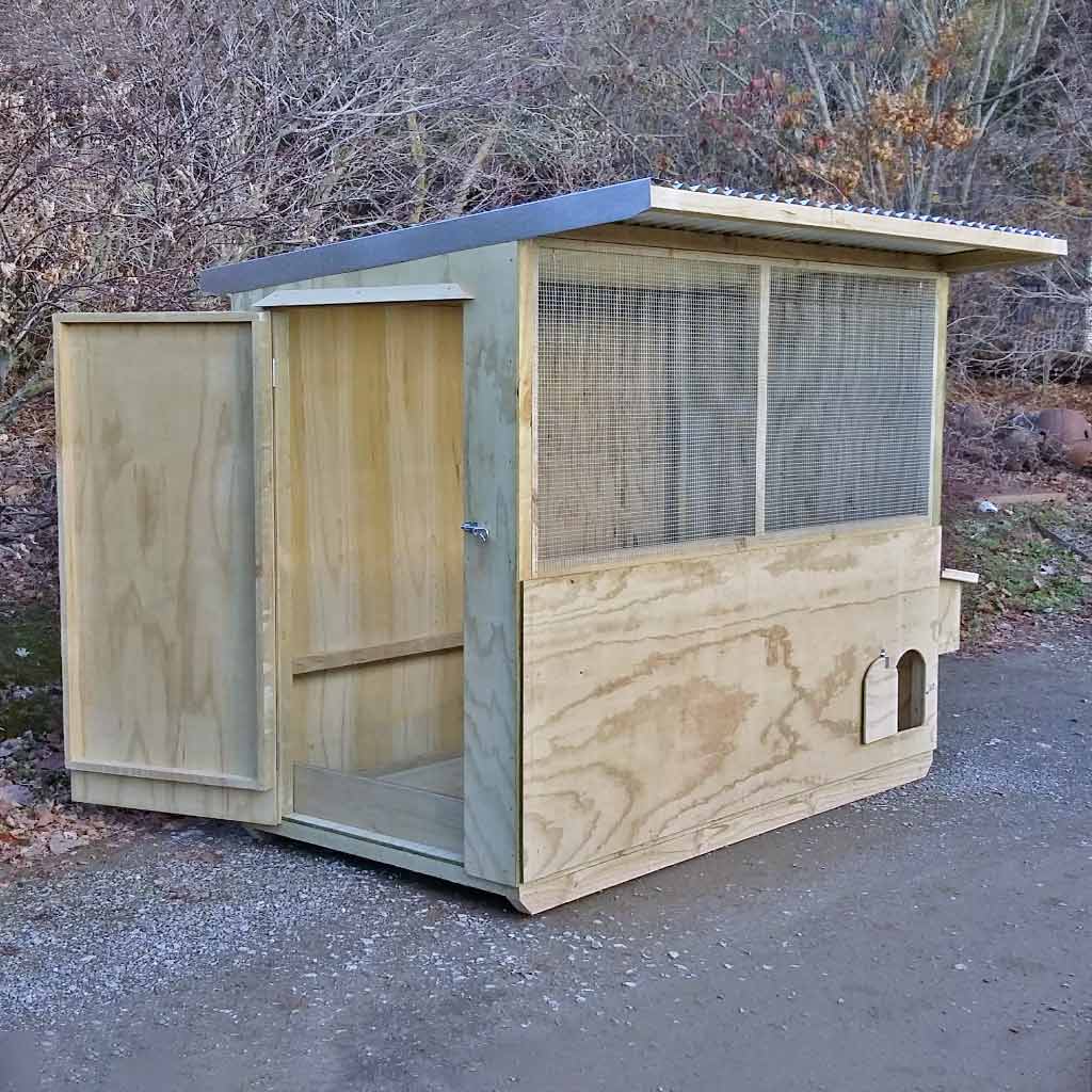 Appletons Classic Hen House with easy access door side panel configuration