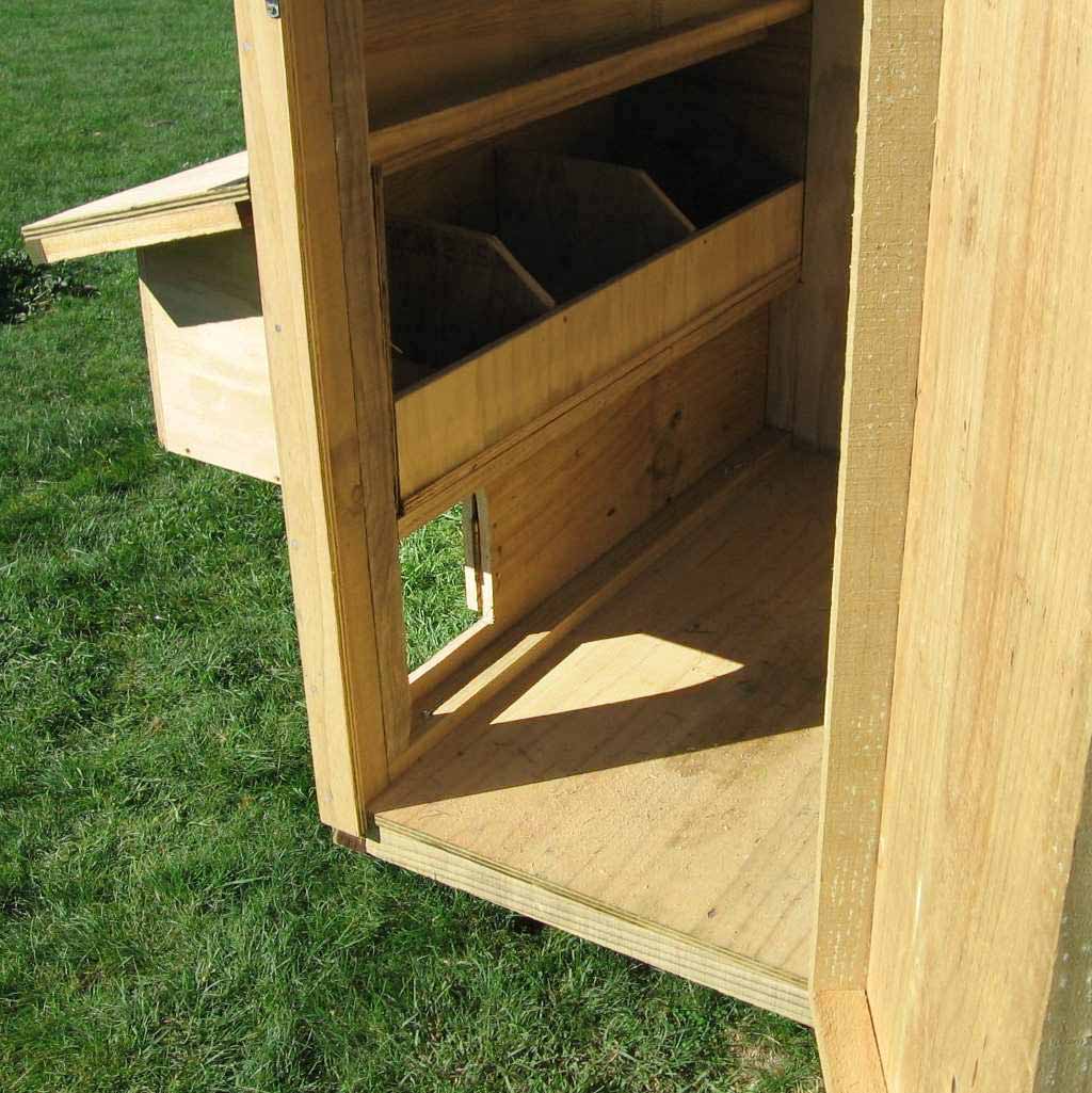 Duo Apex Hen House interior with partition in