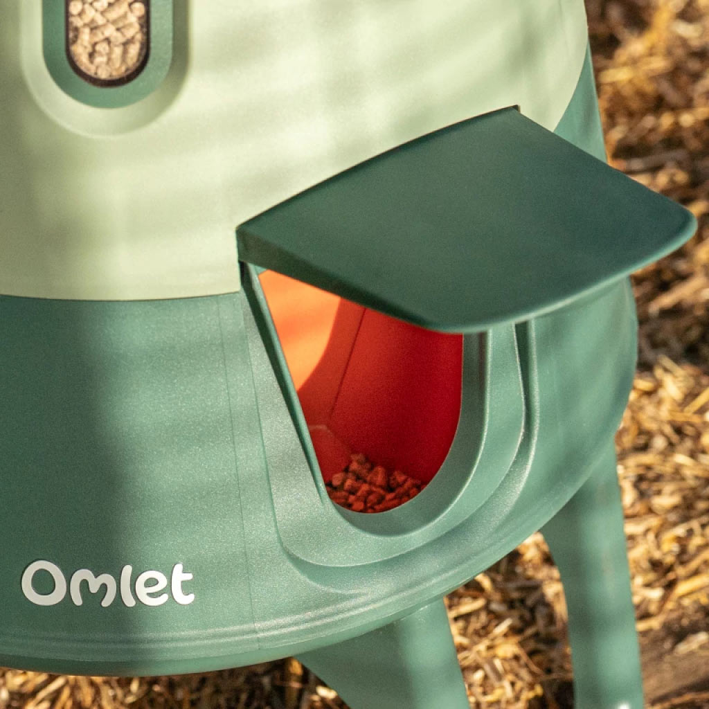 Wifi and Bluetooth enabled Smart Automatic Chicken Feeder that works with all types of dry chicken feed