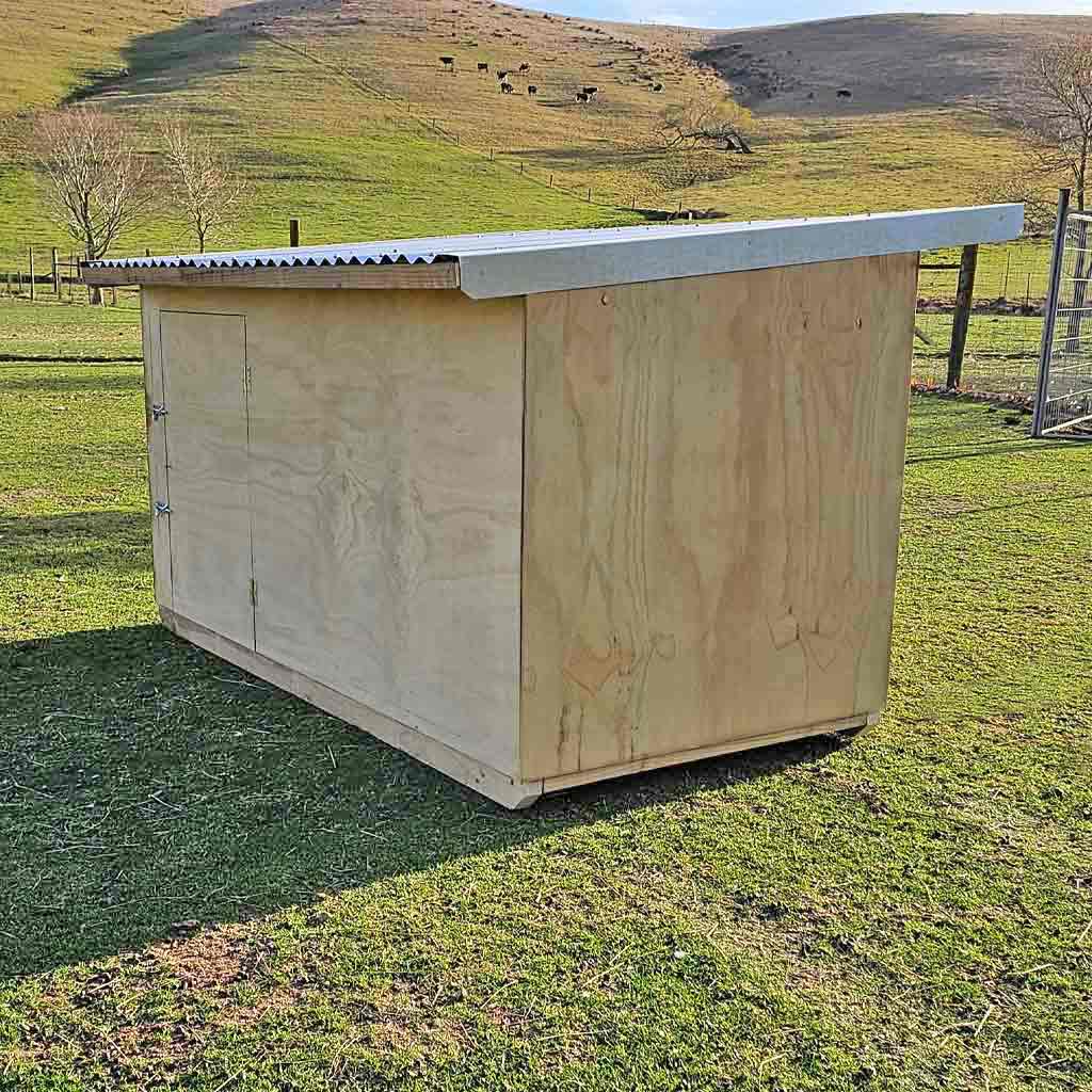 Appletons pig shelter