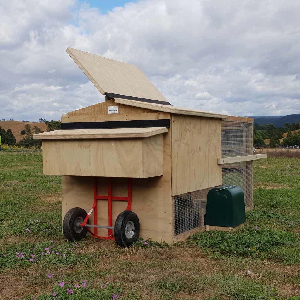 Ultimate Coop on Wheels side view with optional easycare drinker port