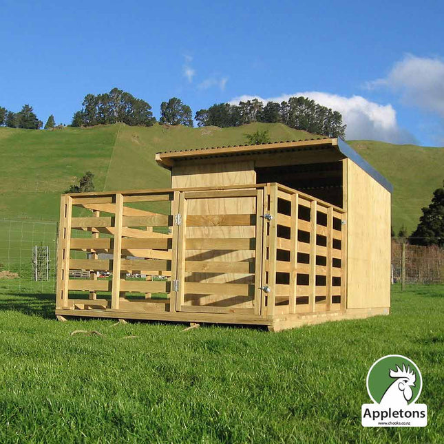 Appletons Farrowing Pigsty and Pen is built on skids and a solid deck with hinged pen gate and secure twin bolt latches 
