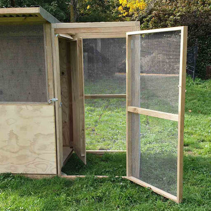 Appletons walk-in timber aviary for small bird breeds from pigeons to budgies finches and quail