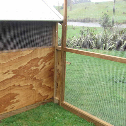 The Appletons walk-in chicken run can be fitted to join against the Appletons Apex Hen House range