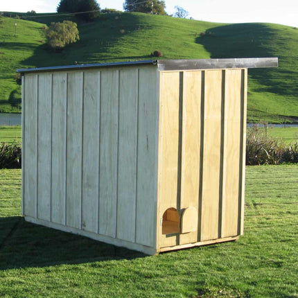 Appletons batten timber walk-in hen house flat-pack design for nationwide shipping and easy assembly