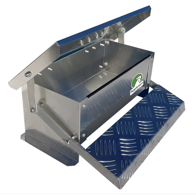 Appletons Bantam Step On Feeder