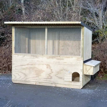 Appletons timber walk-in Classic Hen House configured with a side-panel entry door