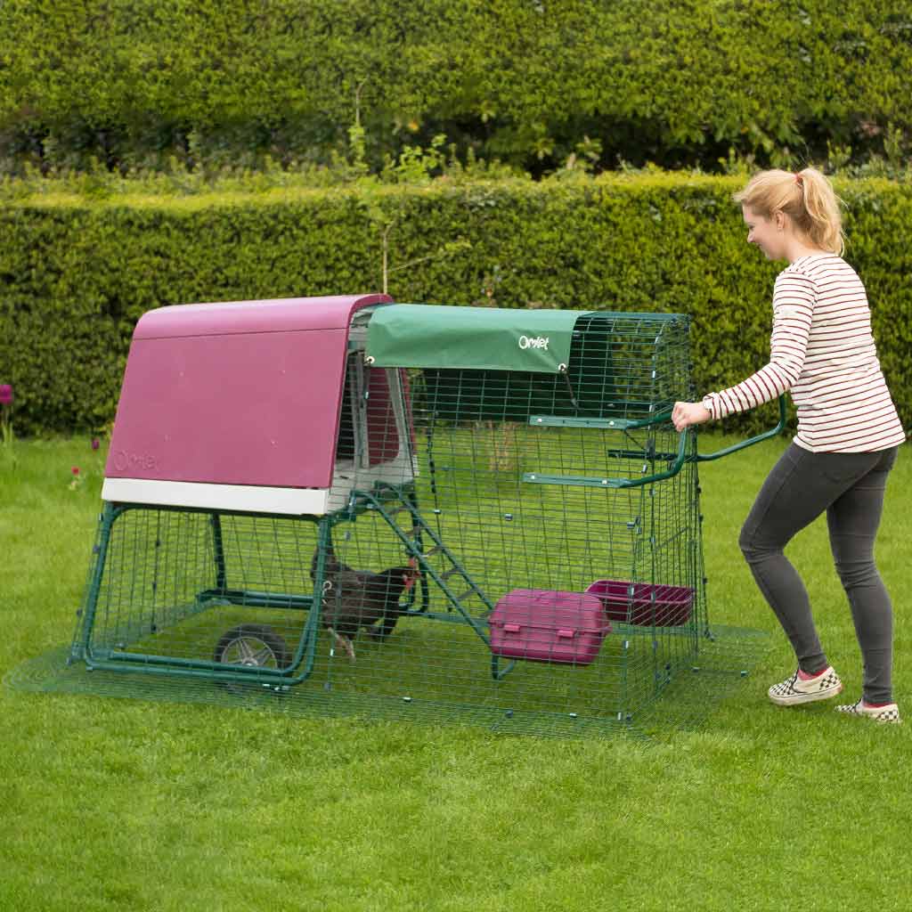 Eglu Run Handles can be fitted to the run of the Eglu Cube, Eglu Go and Eglu Go Up chicken coops and Eglu Go hutch runs