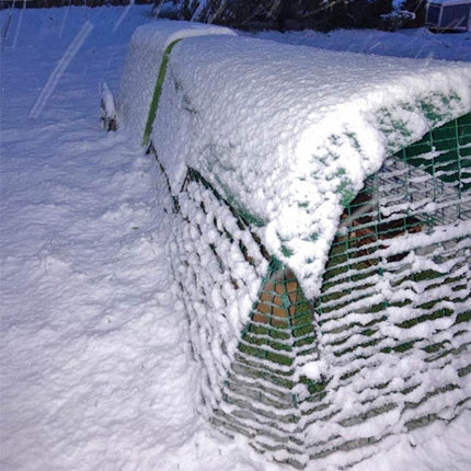 Omlet Eglu Go with heavy duty cover in snow conditions