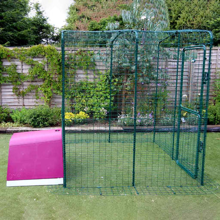 Eglu Go House + Connection Kit for Catio: Add an Eglu Go house for your pet to snuggle up in away from the rain and wind