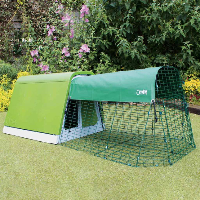The Eglu Go Hutch Cover covers the full length of a 1m Eglu Go Hutch Run giving the ultimate protection from sun wind and rain