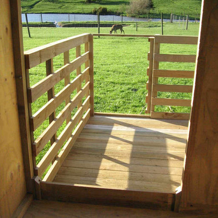 Appletons timber walk-in farrowing sty with enclosed pen will give your sow and piglets warm and dry in all weather 
