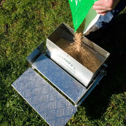 Filling up the Grandpas Feeders is quick and easy!