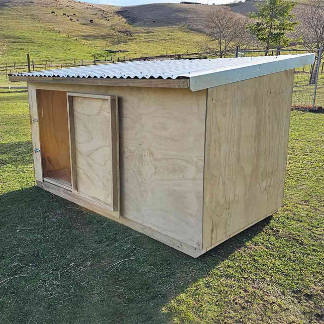 APP Timber Pig Shelter