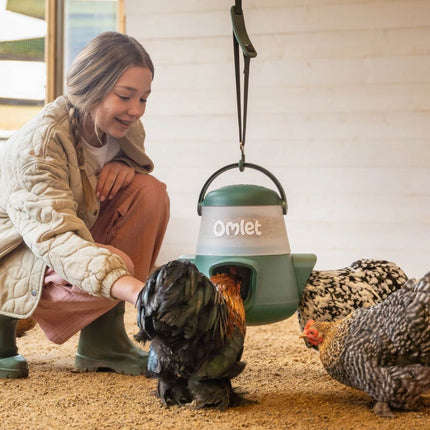 Omlet 2.5kg no waste chicken feeder with optional adjustable hanger