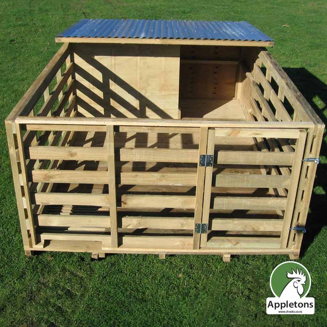 Appletons Pigsty and enclosed Pen is ideal for two medium or three small pigs