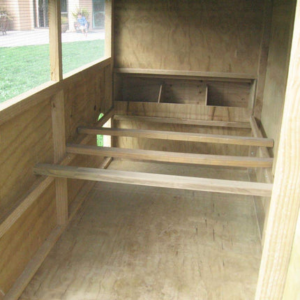 Classic Hen House with removable roosts and triple nest box with external access for egg collection